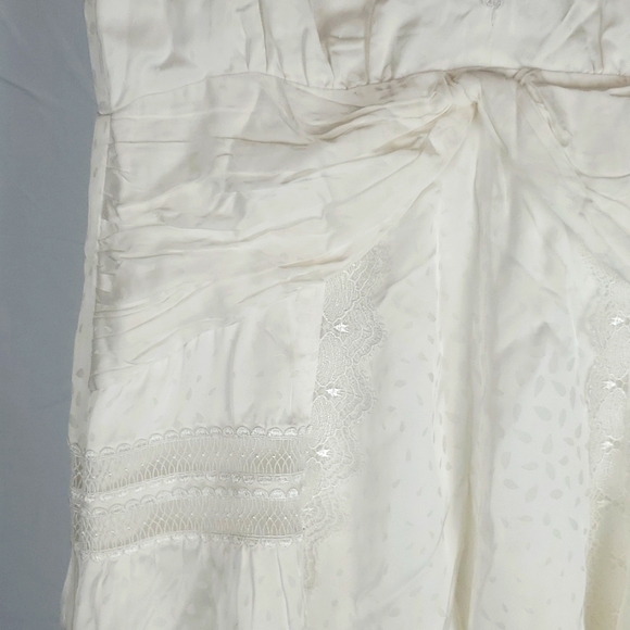 Self-Portrait Ivory Lace Jacquard V-Neck Maxi Dress - Picture 7 of 14